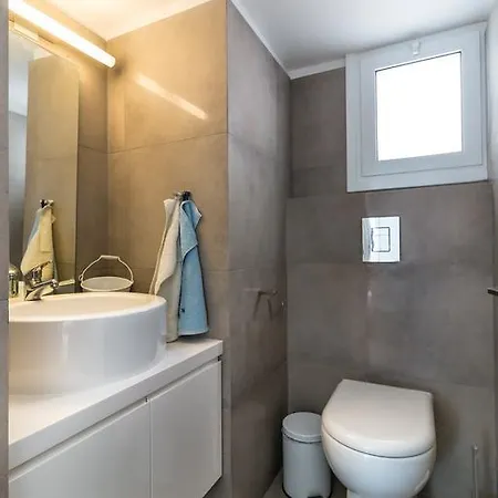 Limanaki Aparment *